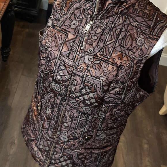 Erin London Brown with Design Puffer Vest - Picture 2 of 12